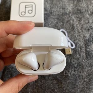 NWT Wireless ear buds